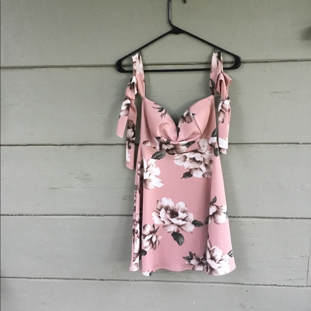 Off-shoulder Dress🌸
